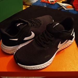 Nike revolution Flyease 5 Sz 9.5 w black
